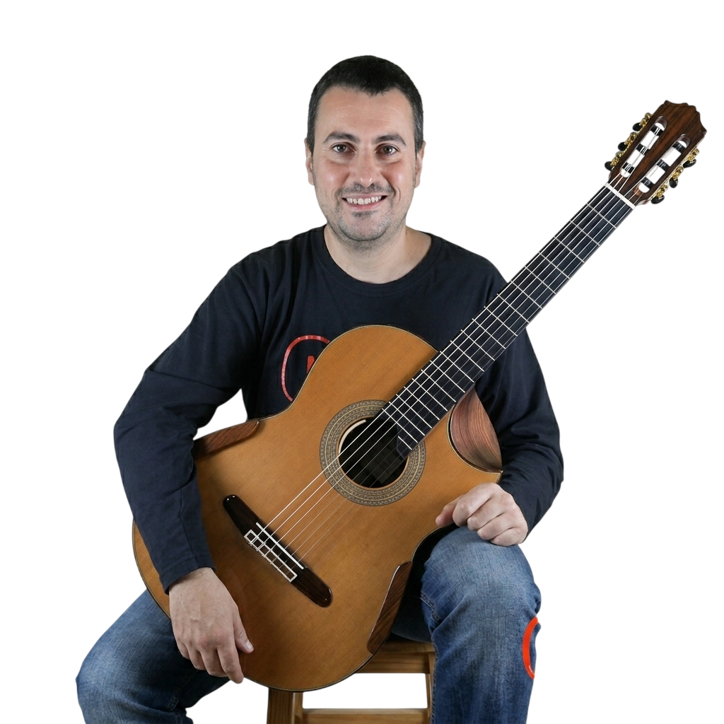 Profesor de guitarra con su guitarra clásica, Entre Cuerdas